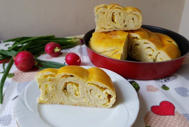 Placinta melc cu branza si ceapa verde