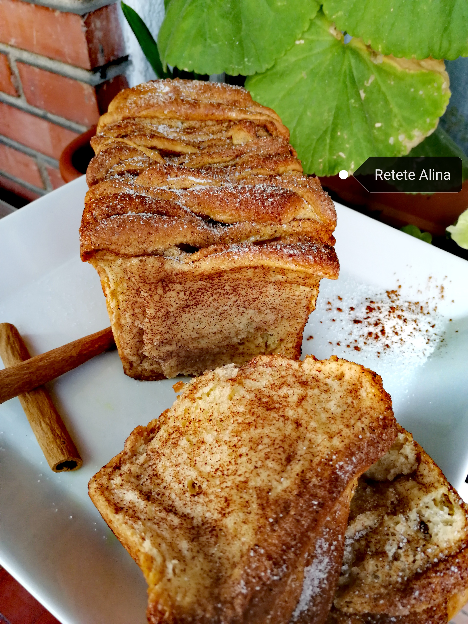 Desert paine dulce cu scortisoara (Pull-apart bread)