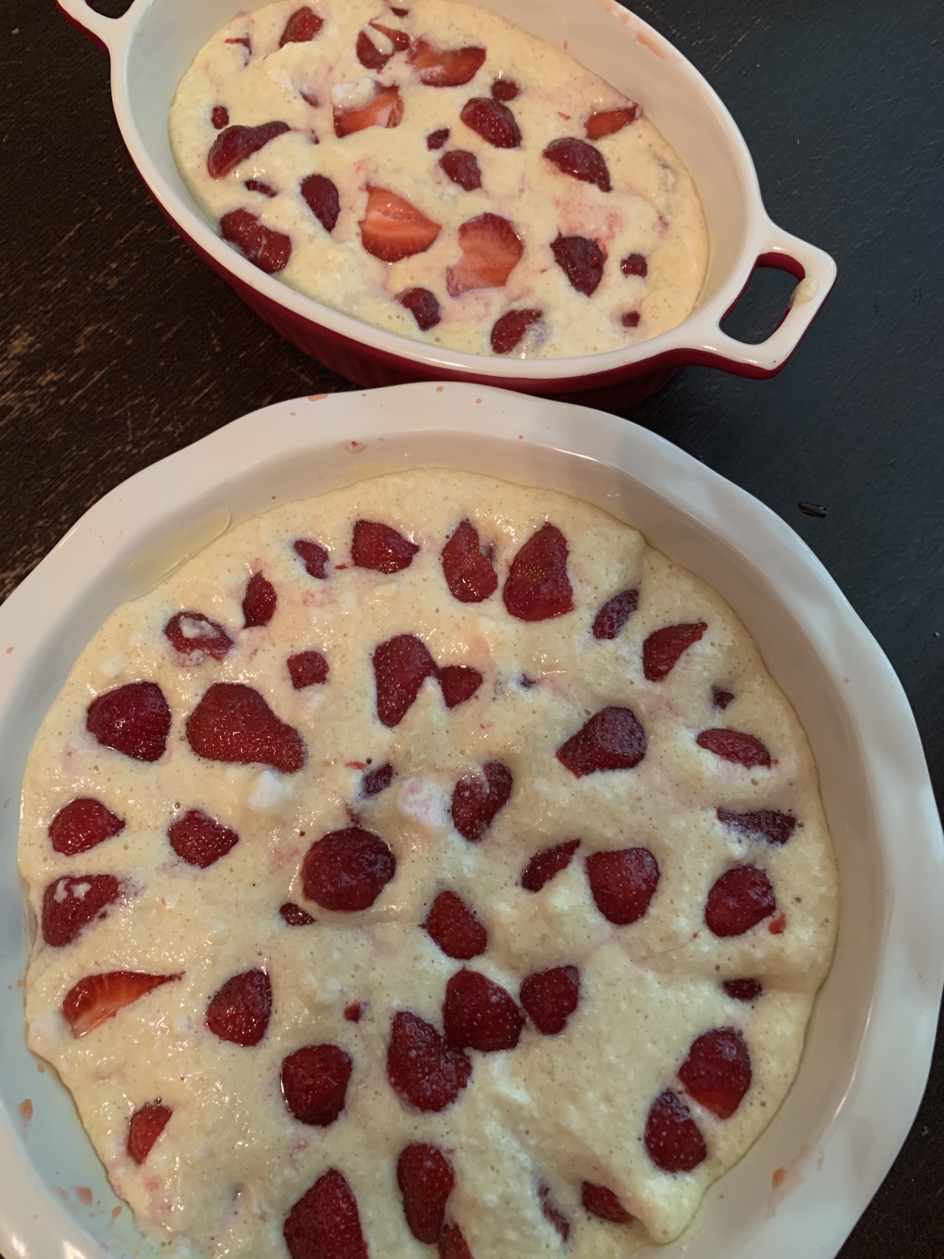 Desert tarta cu capsuni si faina de migdale