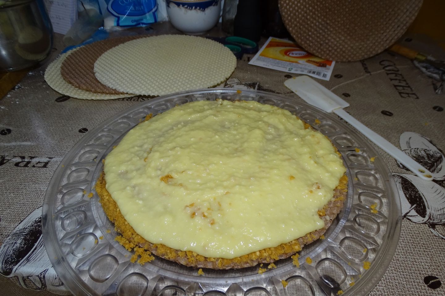 Desert prajitura cu foi de napolitana si doua creme