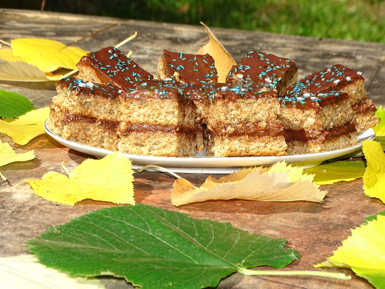 Desert prajitura cu crema de ciocolata si banane