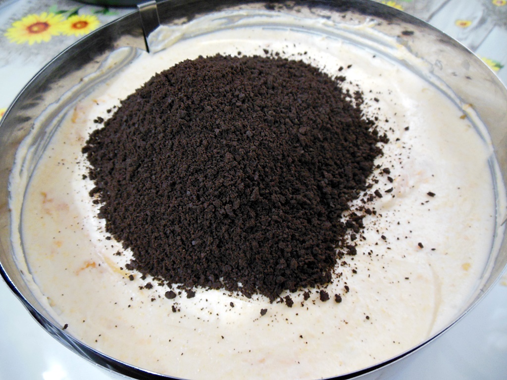 Desert cheesecake cu caise si oreo