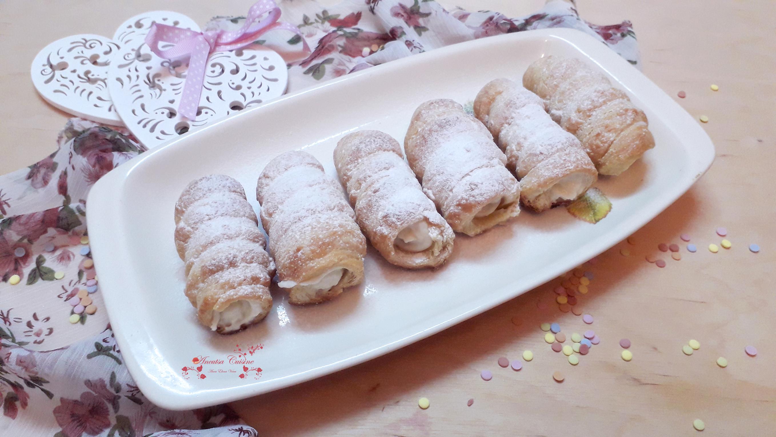 Desert rulouri cu foietaj de casa si crema de lamaie