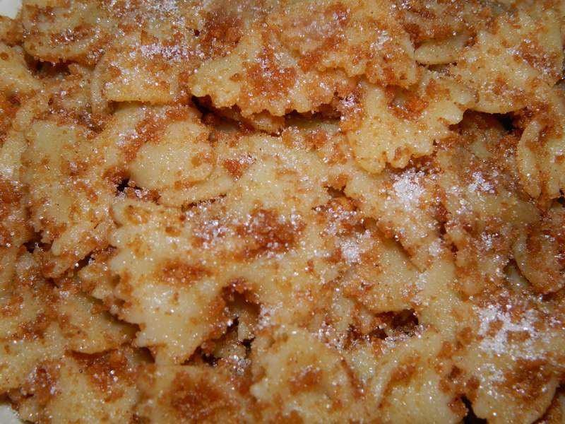 Farfalle cu biscuiti