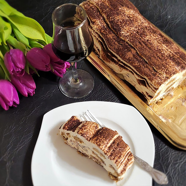 Desert rulada Tiramisu