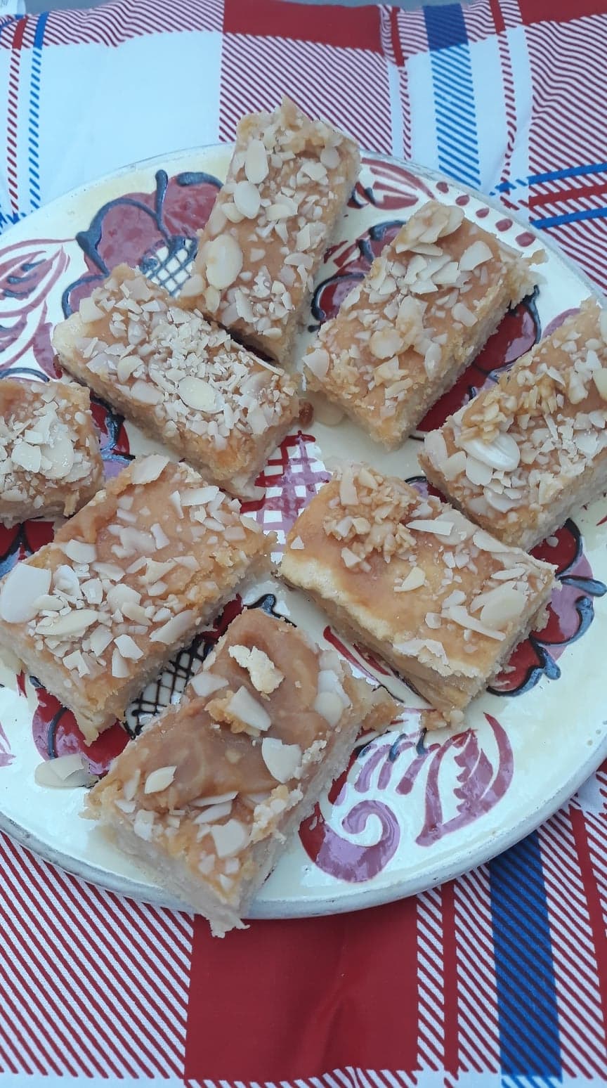Desert prajitura cu crema caramel