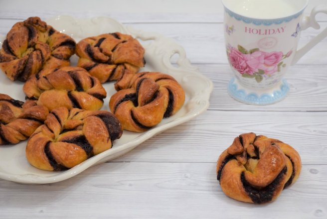 Desert Chocolate babka buns