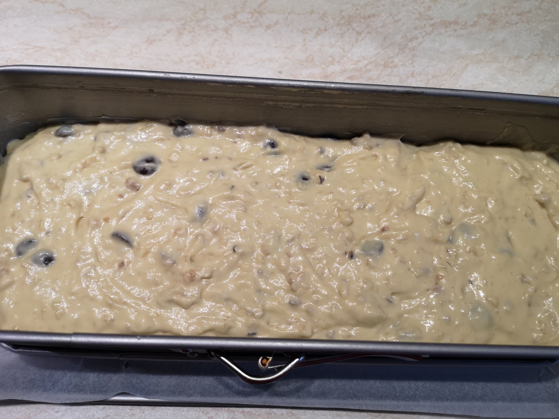 Desert banana bread cu alune si ciocolata