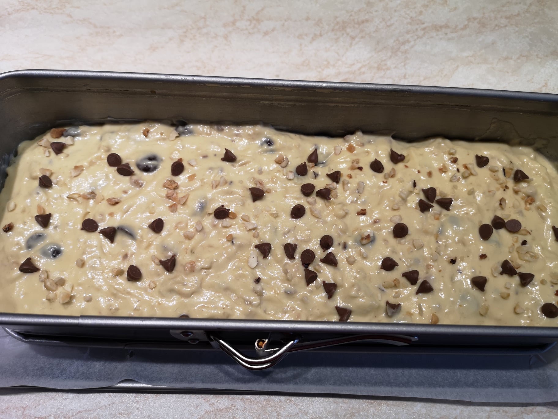 Desert banana bread cu alune si ciocolata