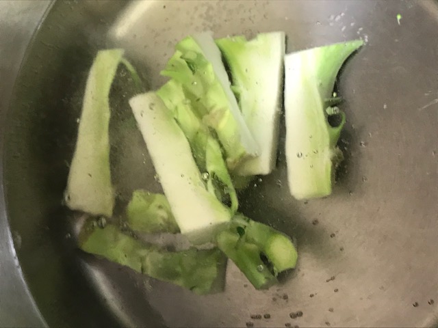 Gratin de broccoli cu paste si piept de pui