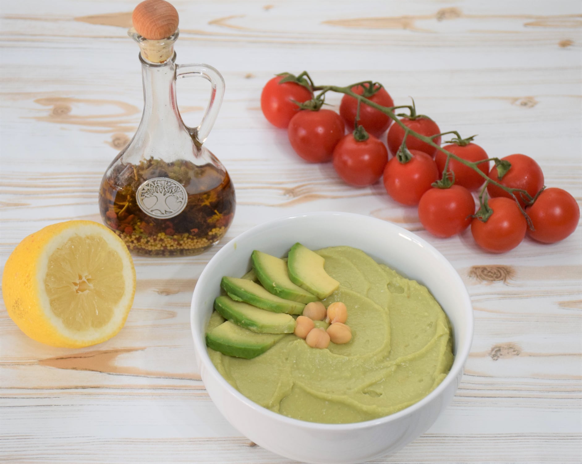 Humus cu avocado