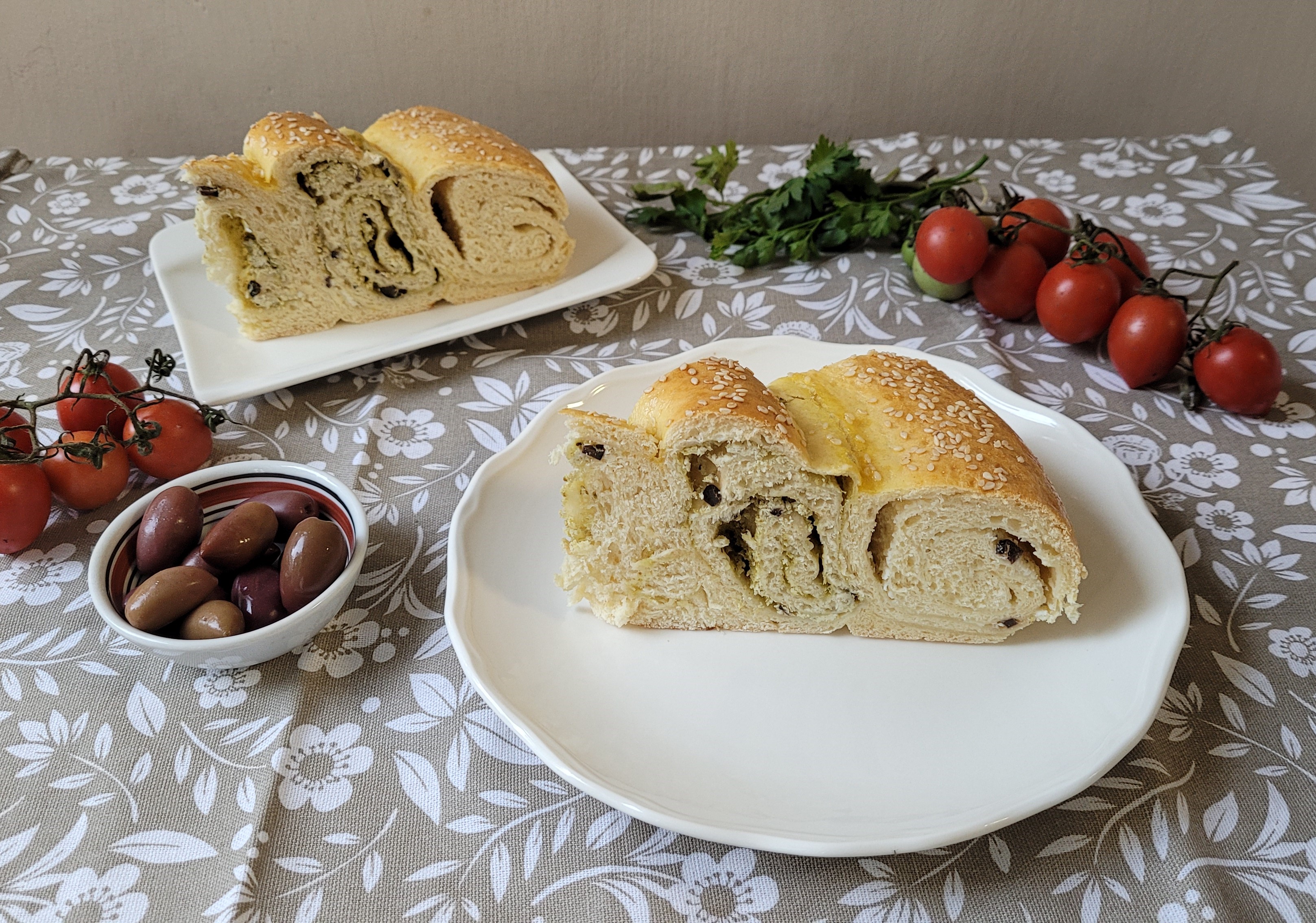 Aperitiv placinta melc cu pesto si branza feta