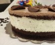 Desert tort cu blat din albusuri, mousse de oreo si cafea-12