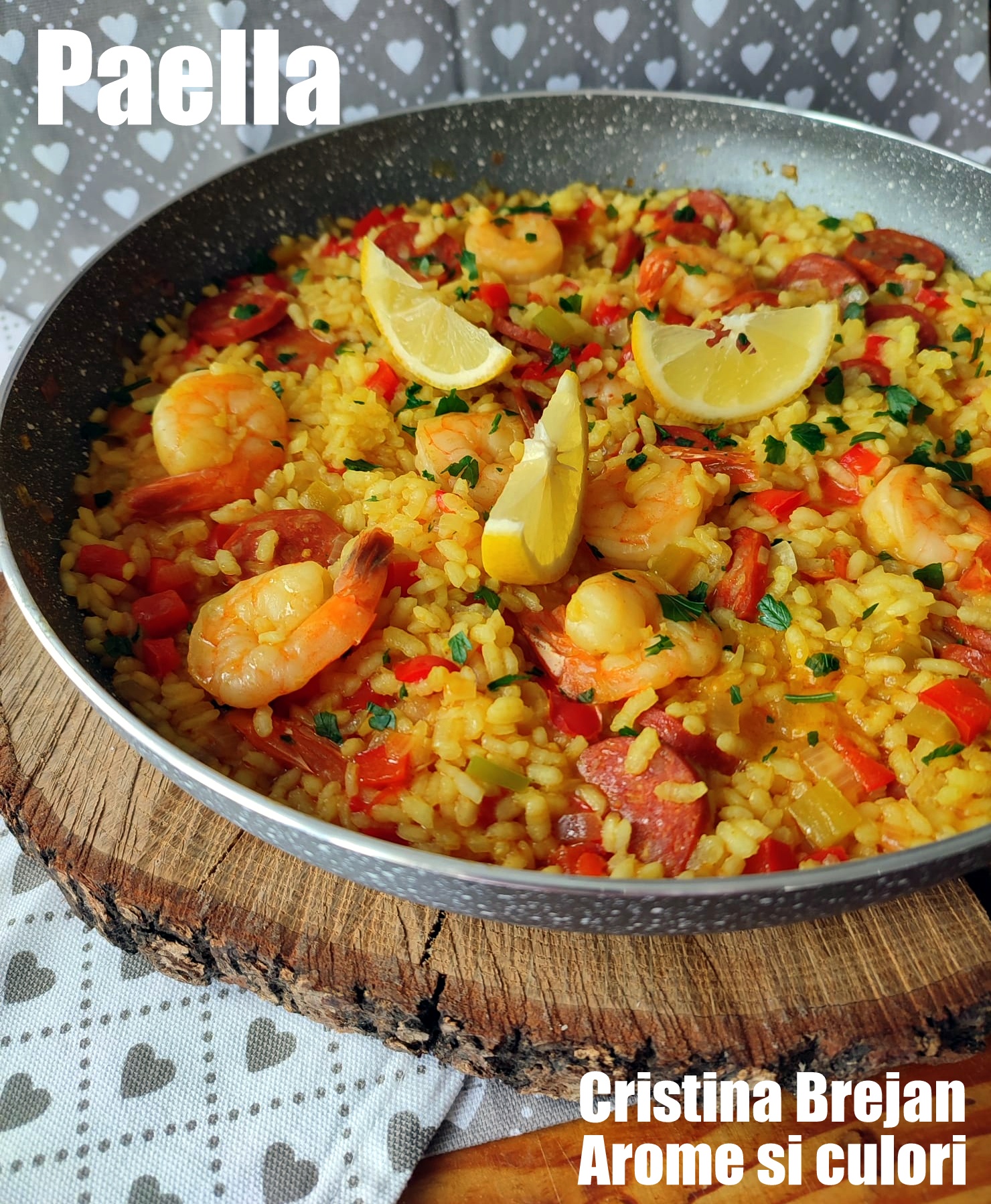 Paella cu creveti si chorizo