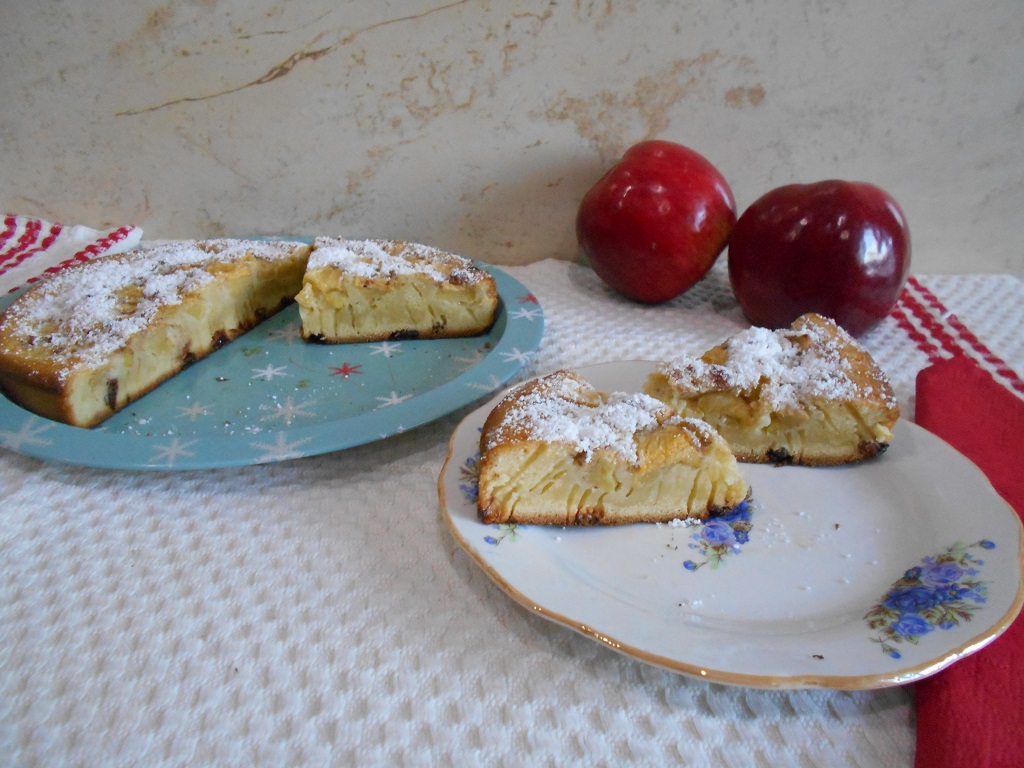 Desert clafoutis cu mere si stafide