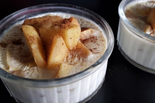 Desert panna cotta cu mere