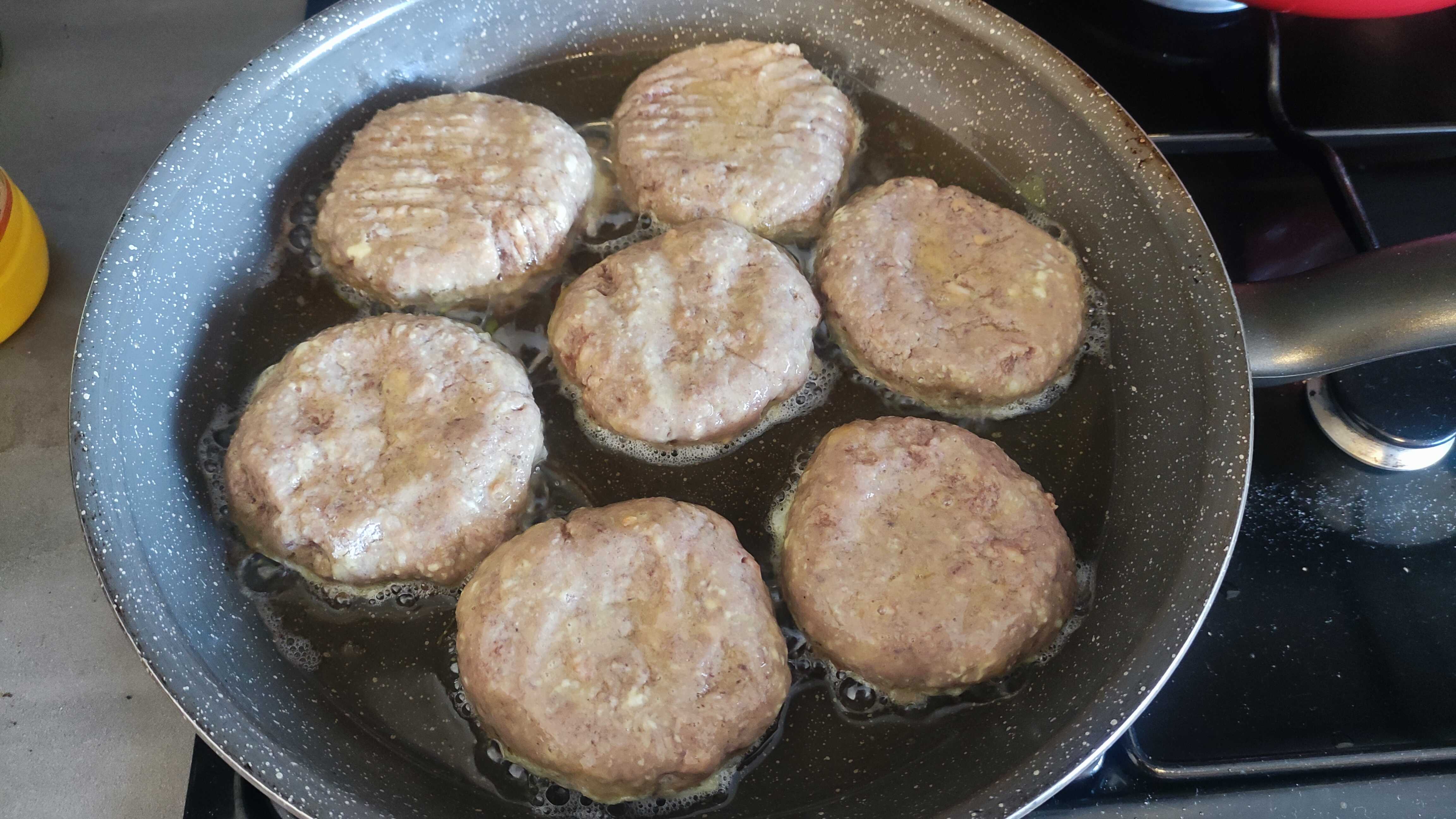 Chiftele din carne tocata de vita - Reteta de parjoale gustoase