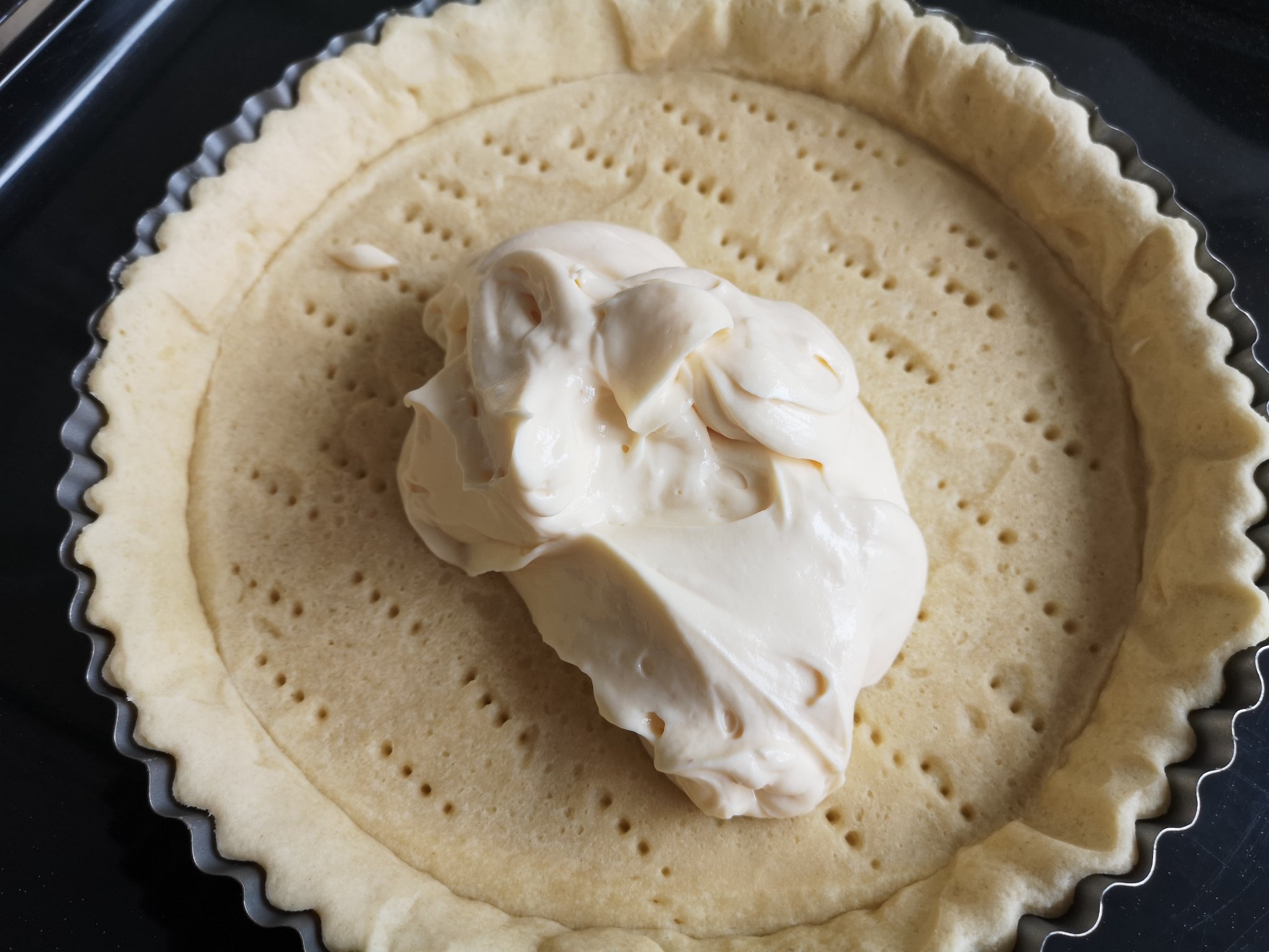 Desert tarta cu rubarba si mascarpone