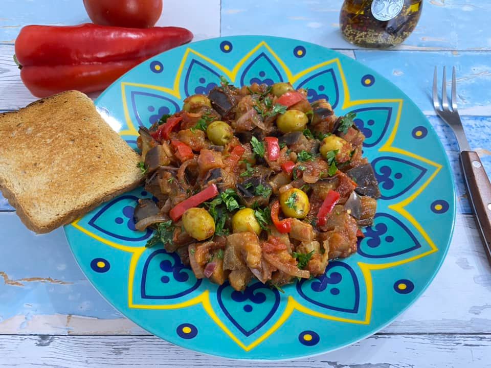 Caponata siciliana - Tocanita de vinete cu rosii si masline