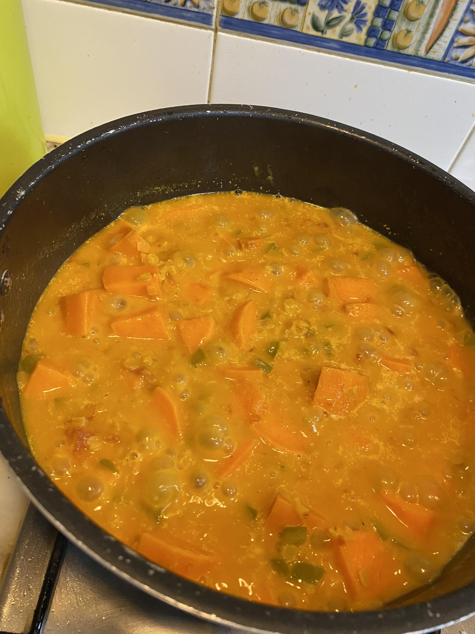Reteta de curry de linte rosie cu cartofi dulce