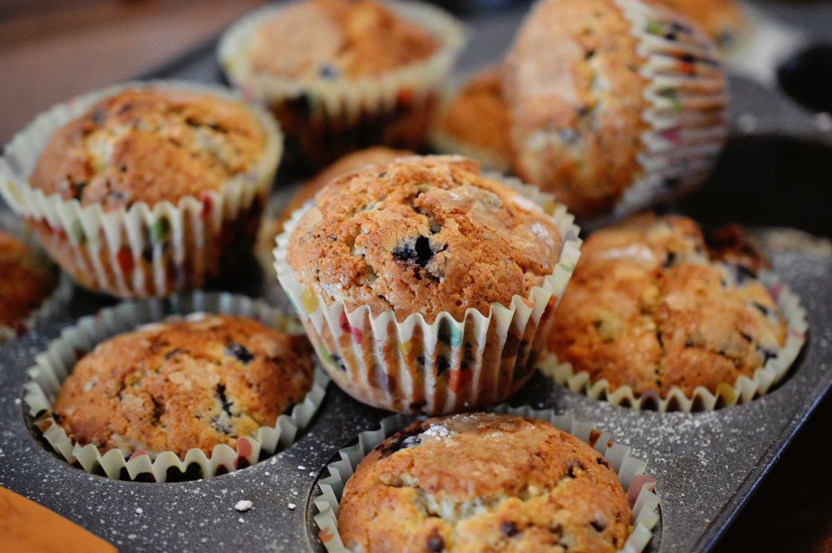 Reteta de muffins cu afine si ciocolata