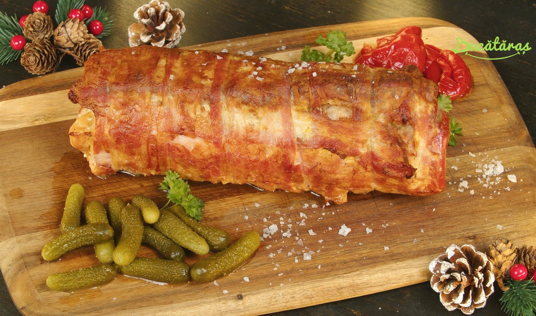 Ruladă de porc umplută cu cașcaval și bacon - Rețeta savuroasă și aromată