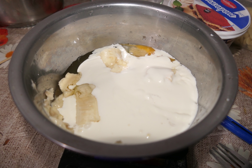 Desert cu caise si banane - Deliciu fin si aromat