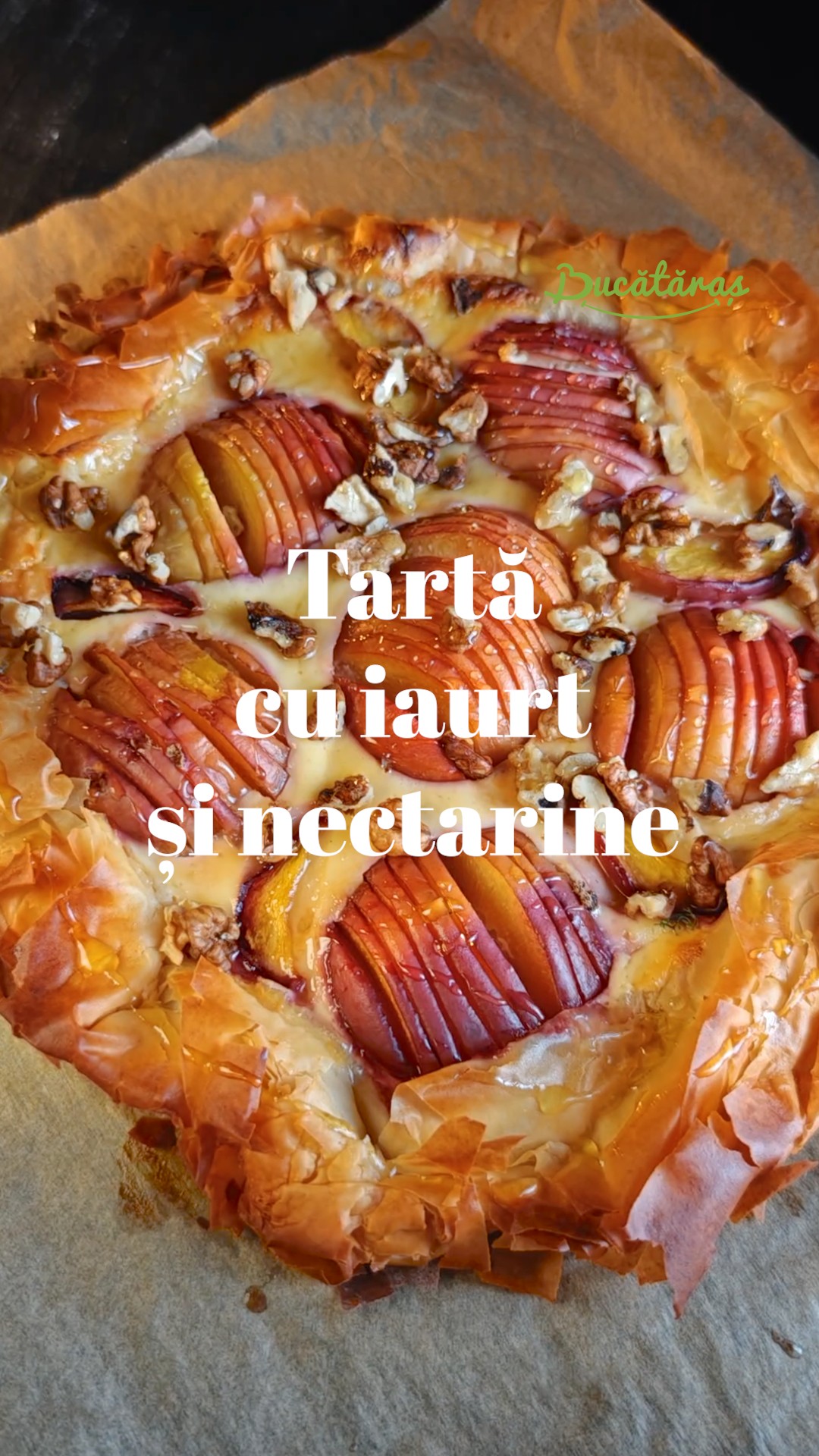 Tartă cu iaurt și nectarine - Desertul rapid și delicios