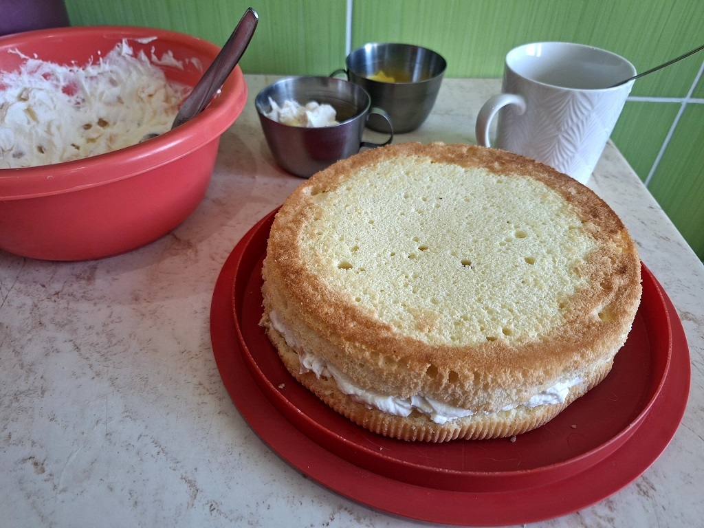 Tort Pina Colada - Reteta delicioasa cu ananas