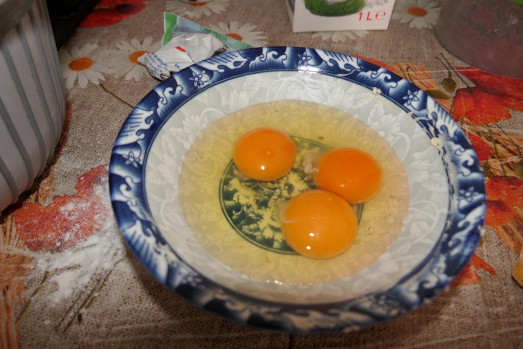 Prajitura cu mango si pralina cu alune de padure - Reteta delicioasa de casa