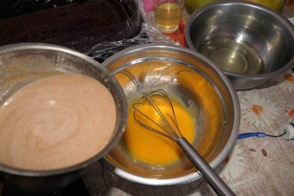 Prajitura cu mango si pralina cu alune de padure - Reteta delicioasa de casa