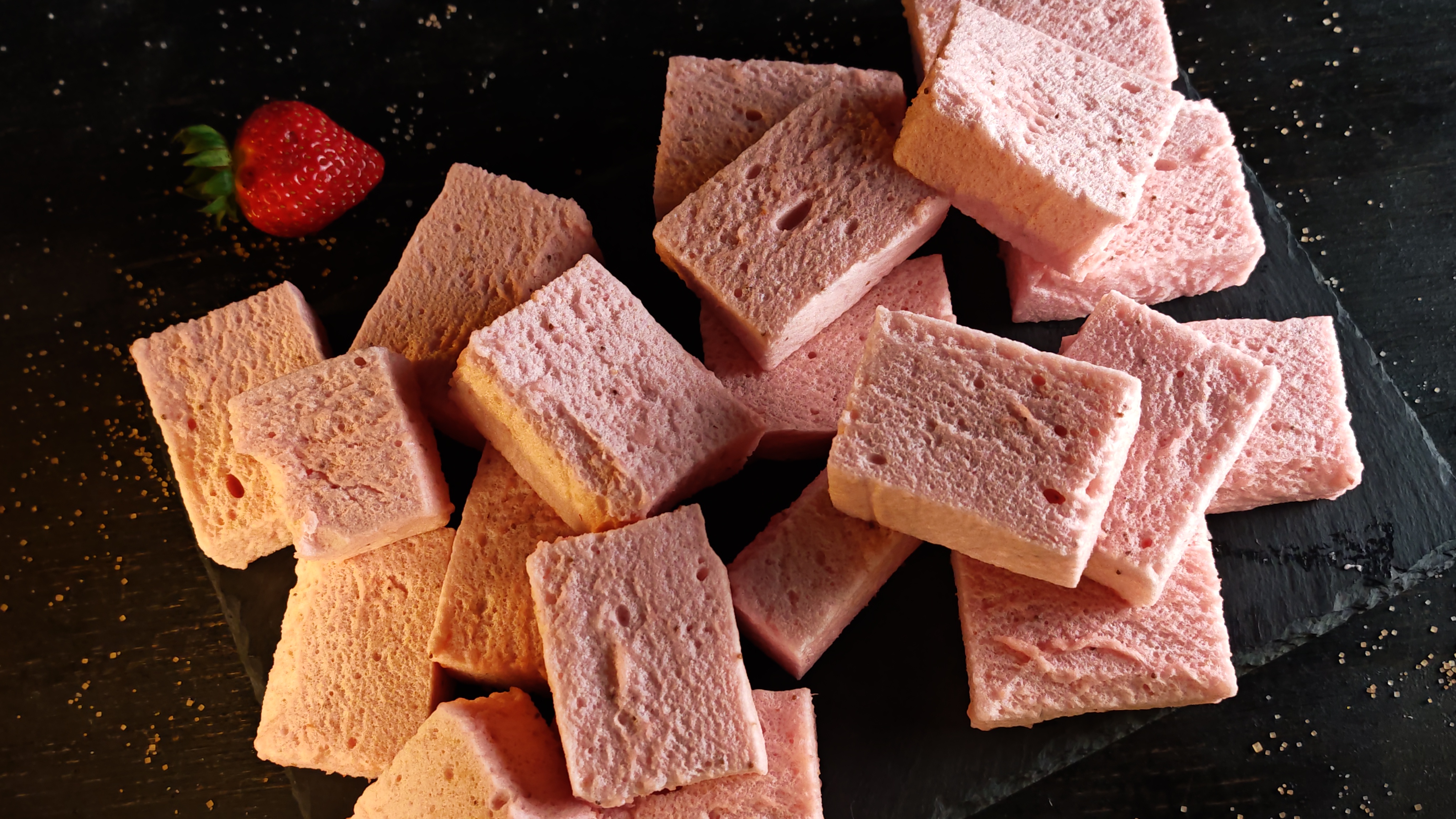 Bezele moi cu căpșuni - Desertul rapid și delicios