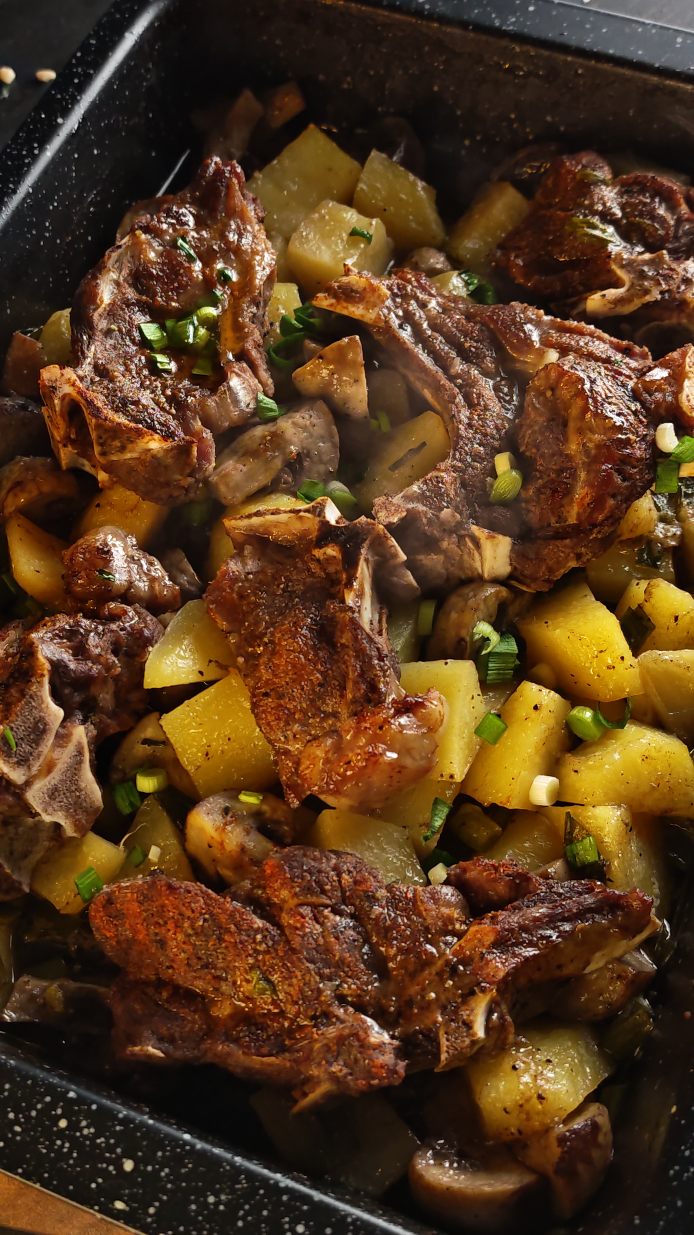 Friptură de miel cu legume - Rețeta savuroasă pentru Paște