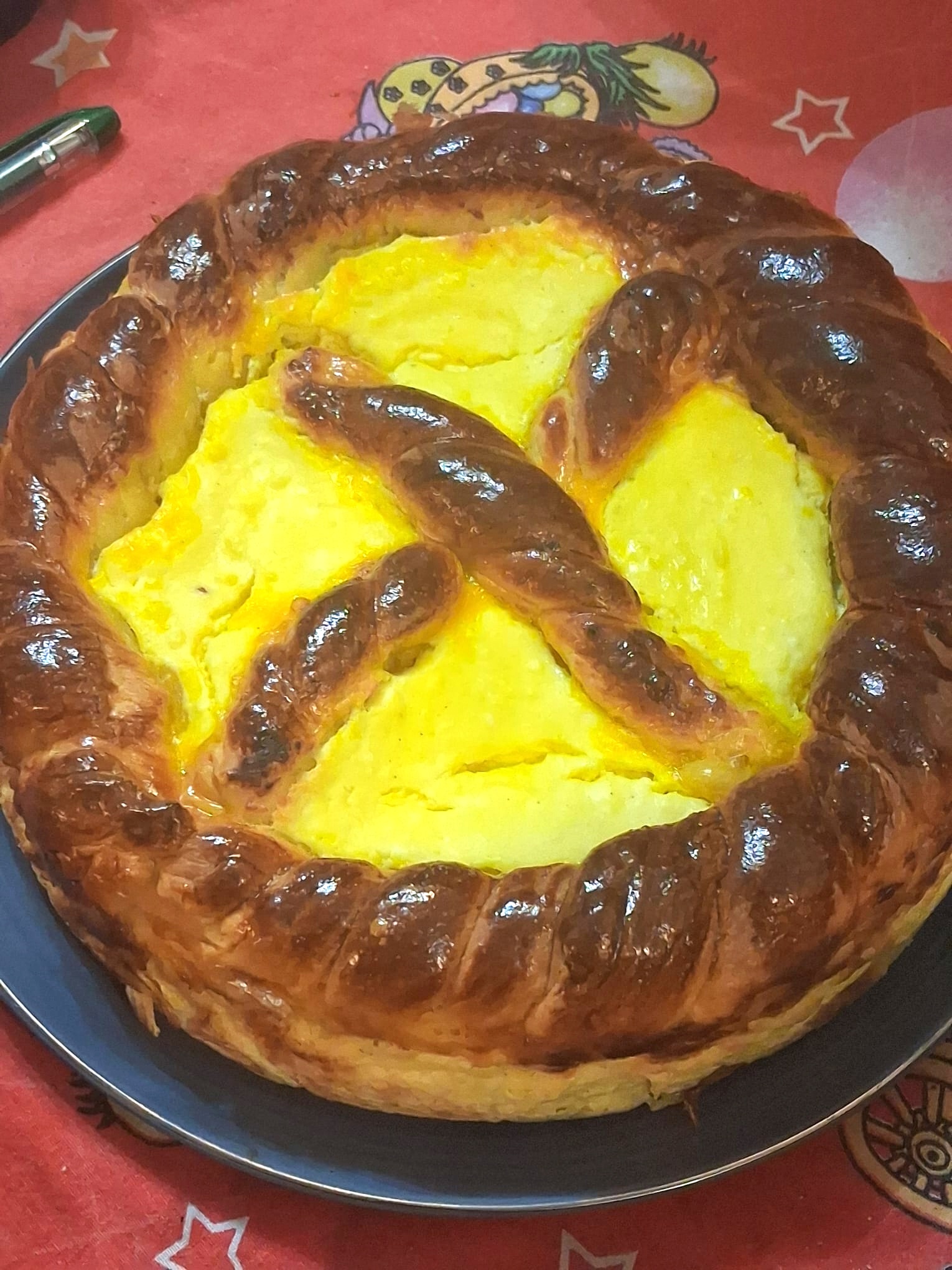 Rețetă pască cu brânză dulce și smântână, cu aluat pufos de cozonac
